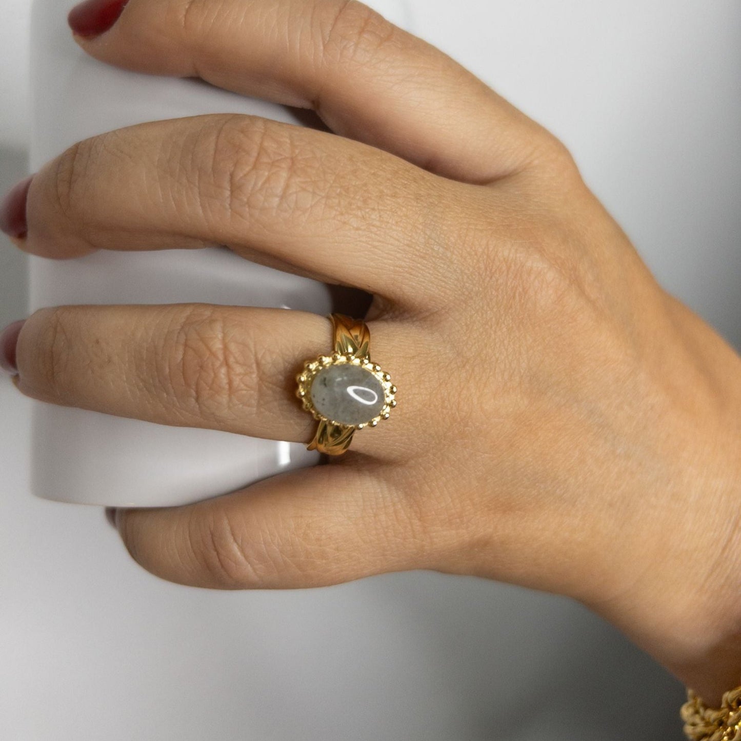 Anillo Lika