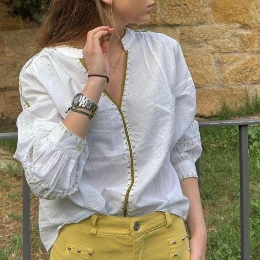 Camisa Blanca con detalles en verde oliva - Image 8545